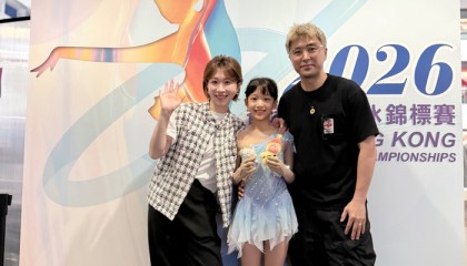 leyu乐鱼体育-张丹晒花样滑冰日常照，两小只香港相聚|冬奥会|赢家_新浪娱乐_新浪新闻